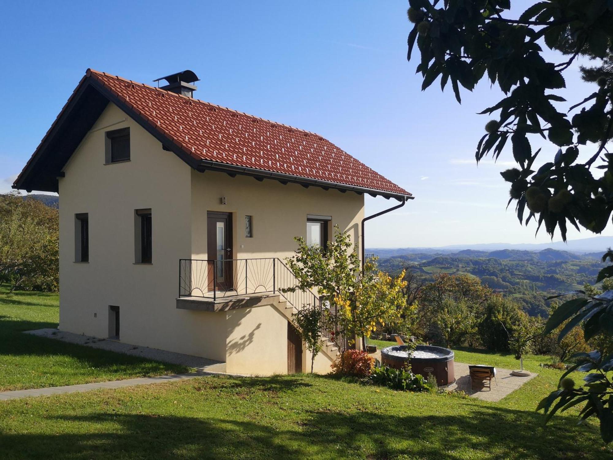Apartma Hisa Na Ravnah With Hot Tub Pisece Exterior photo