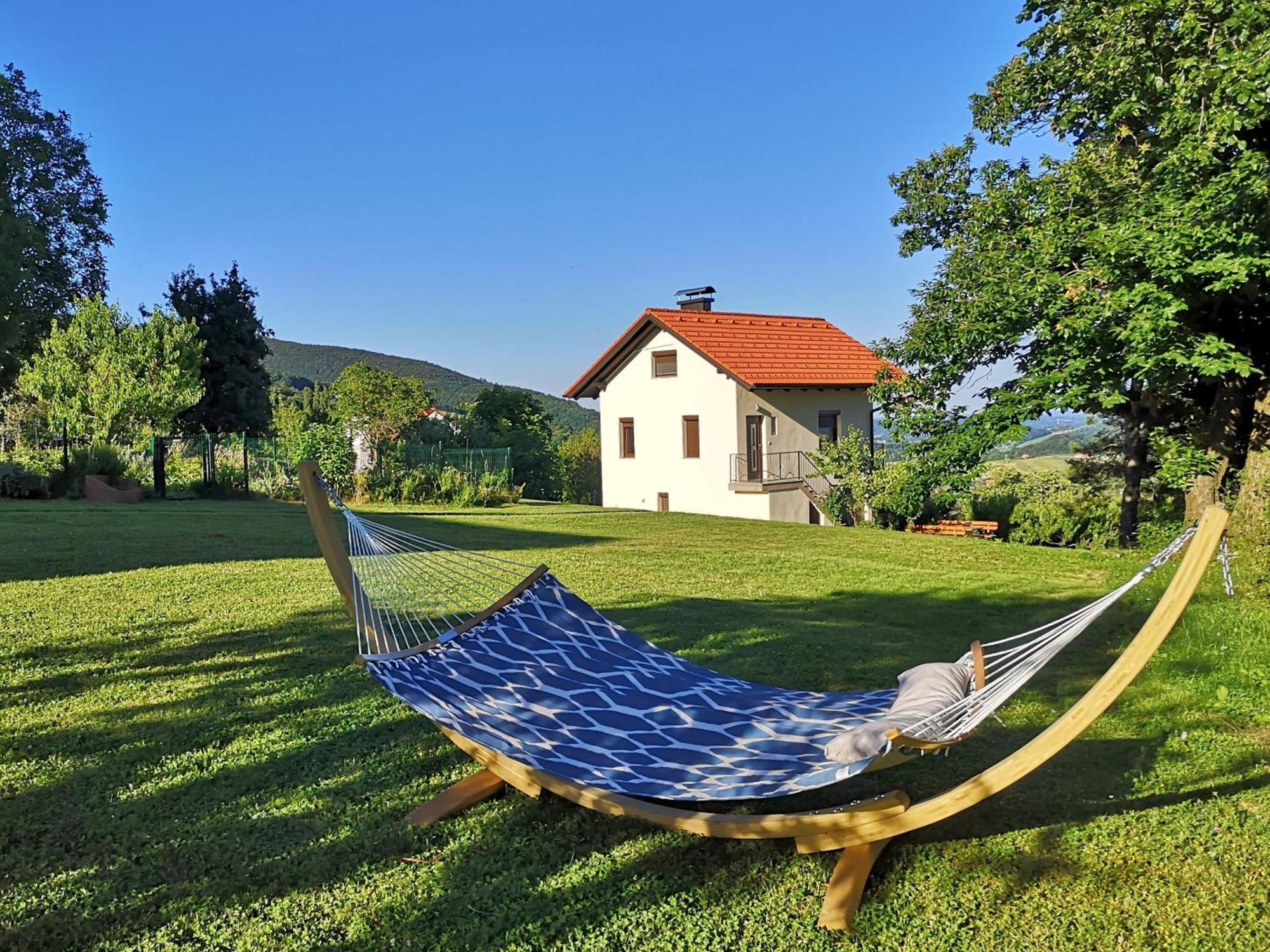 Apartma Hisa Na Ravnah With Hot Tub Pisece Exterior photo